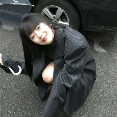 战火中的花蕾